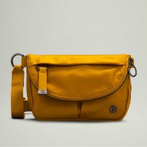 NWOT LULULEMON ALL NIGHT FESTIVAL BAG MICRO IN GOLD SPICE